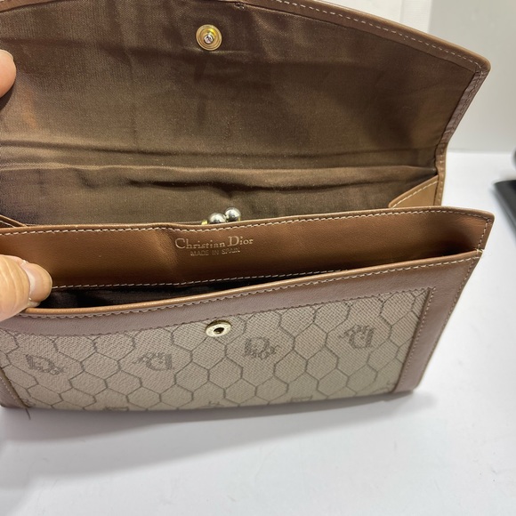 Christian Dior Medium Wallet. - Picture 6 of 8